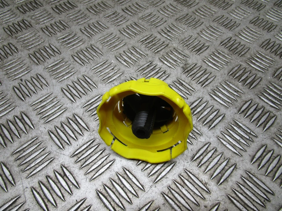 Peugeot 2008 2015 5 puertas abrazadera de tuerca de fijación de rueda OEM Foto 1 de 4