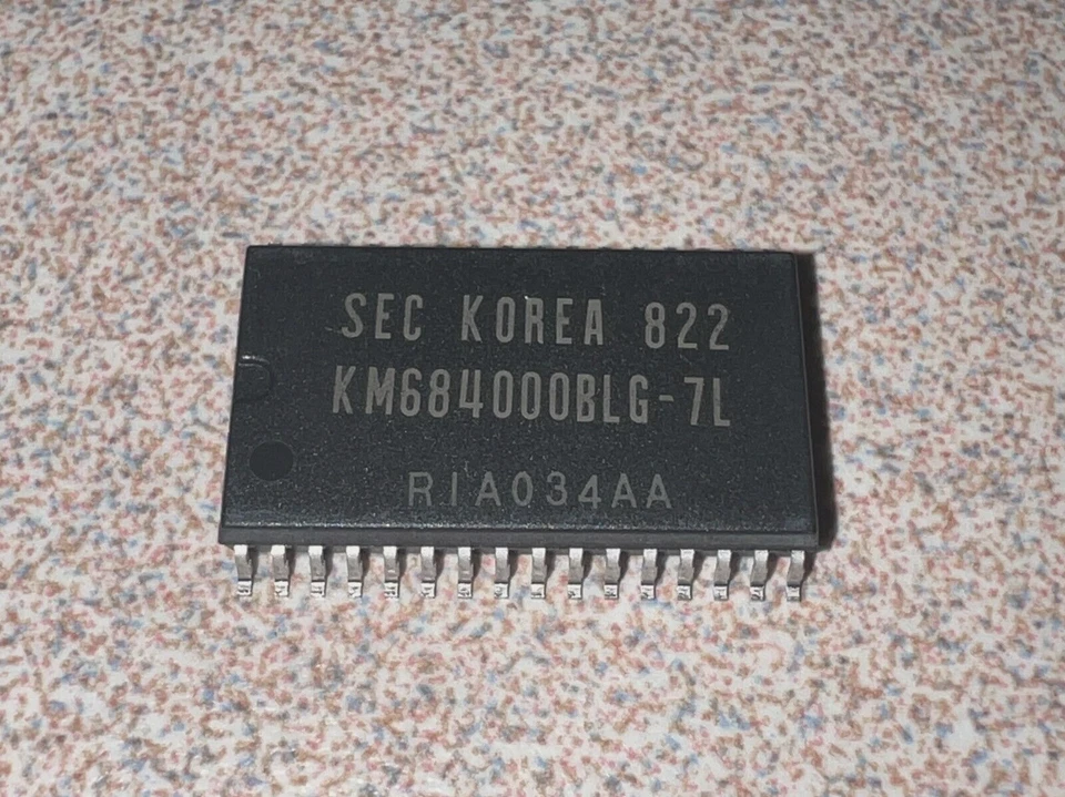 KM684000BLG-7L Samsung - IN TUBE - LOT OF 20 - Image 1 of 3