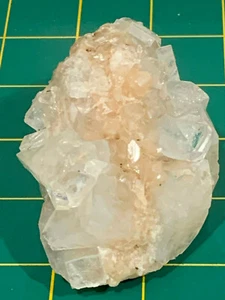 Schön! Apophyllit Kristalle auf rosa Stilbit - Nashik, Indien - Bild 1 von 11