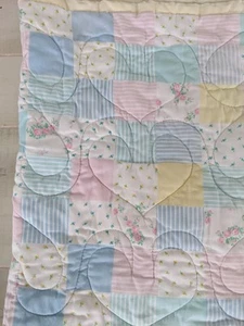 Vintage Pastel Baby Blanket Machine Quilted Patchwork Floral Material Hearts - Picture 1 of 7