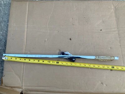 Moldura de porta traseira direita Rolls Royce prata sombra ou Bentley T1 $50 - Imagem 1 de 4