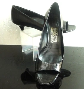 BEAUTIFUL SALVATORE FERRAGAMO BLACK LEATHER KITTEN HEEL OPEN TOE SHOES SZ 9 2A - Picture 1 of 12