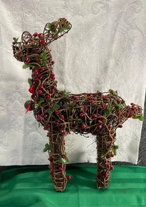 Standing Grapevine Reindeer with holly leaves and berries figurine - Picture 1 of 7