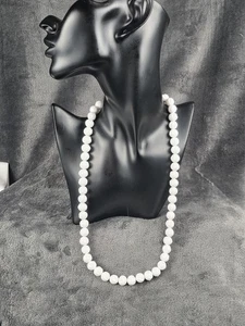 White Melon Bead Necklace Long Strand Acrylic Costume Jewelry Gold Tone Clasp - Picture 1 of 6