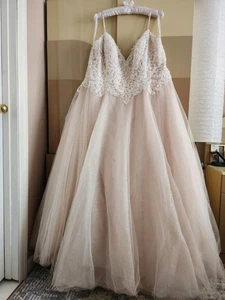 Allure Romance 3150 Brautkleid Größe 28 Champagner Elfenbein Spitze Ballkleid - Bild 1 von 23