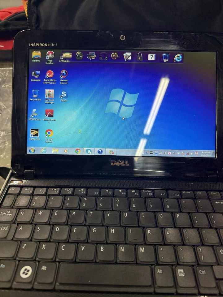 Laptop Dell Inspiron Mini 1012 negra, Windows 7, cargador, disco duro, todos los cables. Foto 1 de 4