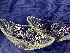 Pair Of Anchor Hocking Curved Boat (Banana Split) Clear Glass Bowl Star Pattern - Picture 1 of 5
