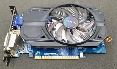 GIGABYTE Powered by AMD Radeon R7 250X GPU GDDR3 GV-R725XOC-2GI Graphics Card - Image 1 of 4