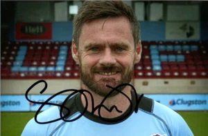 SCUNTHORPE: GRAHAM ALEXANDER SIGNED 6x4 PORTRAIT PHOTO+COA - Picture 1 of 1