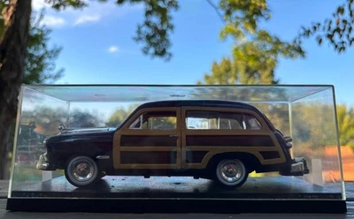 MOTORMAX 1949 Ford деревянный универсал 1:24 литой No 73280 с акриловой витриной - Изображение 1 из 4