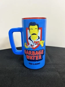 Taza/taza/vaso de café de viaje Ted Lasso agua basura Silver Buffalo con tapa - Imagen 1 de 8