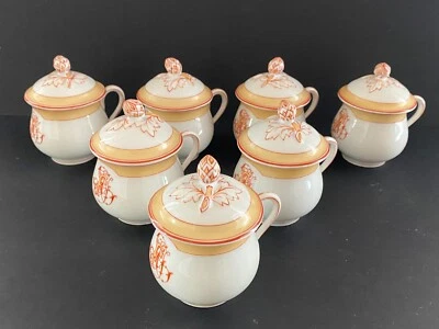 7 anciens petits POTS à CRÈME en PORCELAINE / Monogramme /  Dépot 17, rue Drouot - Photo 1/4