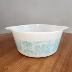 Vintage Pyrex Amish Butterprint Reverse Turquoise White Cinderella Bowl 1 1/2 Qt - Picture 1 of 6