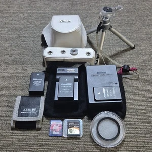 Nikon 1 J1 Accessories Batteries / Chargers / UV Lens / SD Cards / Tripod Etc. - Picture 1 of 8