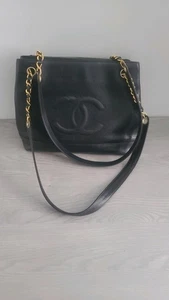 Bolso de Hombro Chanel Cadena Cuero Negro Dorado 2 Número 1992 Circa Manufactured Co - Imagen 1 de 10