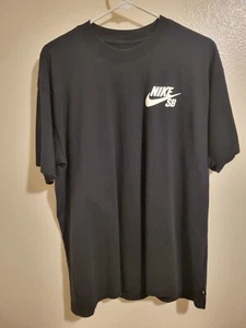 Nike SB Shirt Herren Medium Schwarz Skateboarding Grafik Kurzarm Rundhalsausschnitt - Bild 1 von 5
