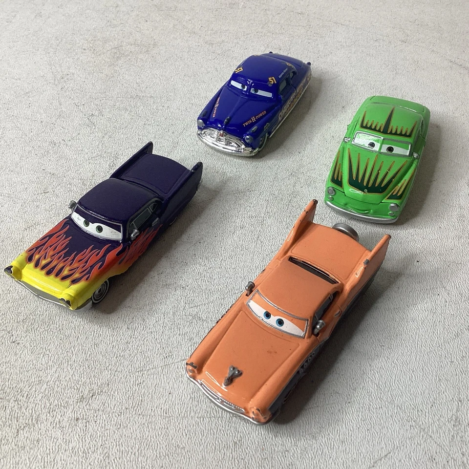 Lote Coches Disney Pixar Retro Radiador Muelles Clásicos Hank Edwin Greta Hudson Foto 1 de 4