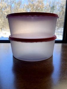 New Tupperware  7 1/2 cup set of two cookie canisters - Picture 1 of 1