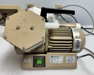 Bomba de vacío de diafragma KnF Laboport UN740,3 FTP (funciona muy bien) - Imagen 1 de 8