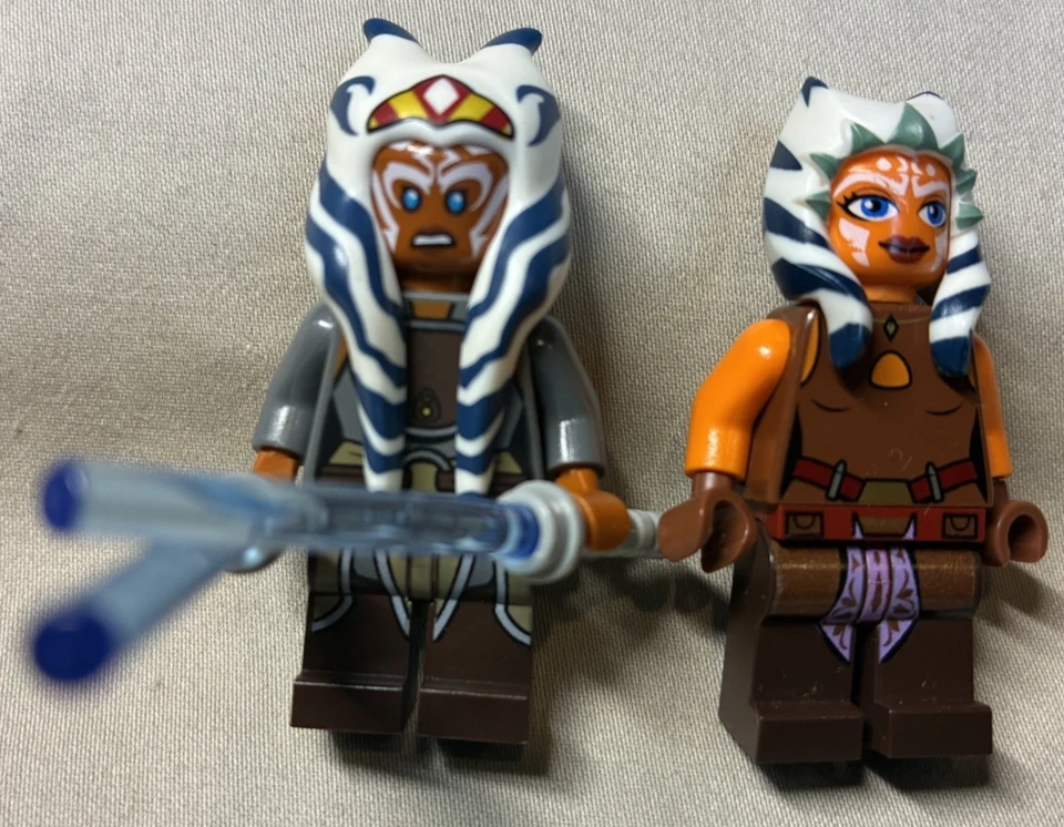 Auténtica Minifigura LEGO 2 Figuras de Star Wars Adulto Ahsoka Tano y Padawan Ahsoka Foto 1 de 4