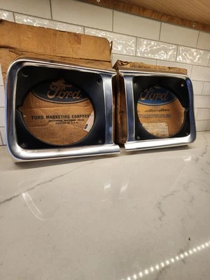 Новые из старых запасов 1970 1971 1972 Ford F100 F250 F350 ободки фар отделка дверей - Изображение 1 из 4