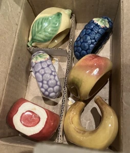 Adorables servilleteros de cerámica con temática de frutas/juego en caja - Imagen 1 de 4