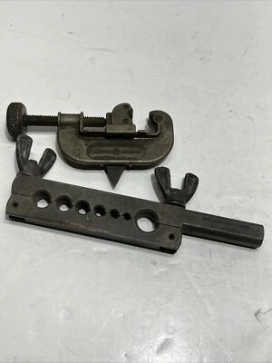 USED Vintage Craftsman Flaring Tool #5537CU and The Capewell Mnf. Co. Pipe Tool - Image 1 of 4