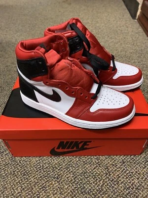 DS Nike Air Jordan 1 Retro Alto OG Satinado Serpiente Chicago Talla 5 Para mujeres / 3.5 Hombres I Foto 1 de 4