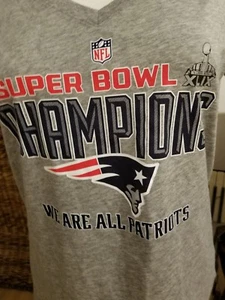 NFL NEW ENGLAND PATRIOTS NIKE WOMAN'S SUPER BOWL XLIX T-SHIRT Large Slim Fit - Picture 1 of 3