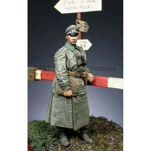 WW2 Deutscher Offizier 1 Modellfigur WW2 Deutscher Offizier 1 Alpines 35054 1/35 - Bild 1 von 4