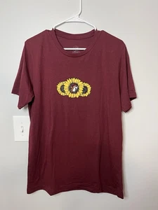 Buc-ee's Shirt Womens L Maroon Sunflower Happy Every Day Beaver Double Sided - Picture 1 of 3