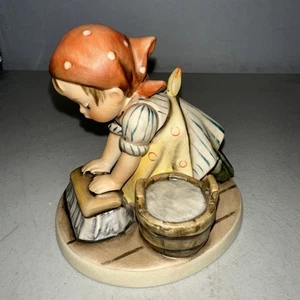 Hummel Big House Cleaning Goebel 363 Vintage 1984 girl washing floor - Picture 1 of 5
