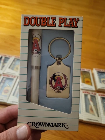 Vintage Crownmark Double Play Oakland A's  Ballpoint Pen and Key Ring Set 1989 Cover