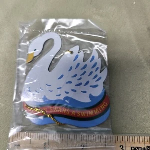 DE COLECCIÓN AVON~ADORNO DE DOCE DÍAS DE NAVIDAD~SIETE CISNES DE NATACIÓN~¡NUEVO! - Imagen 1 de 5