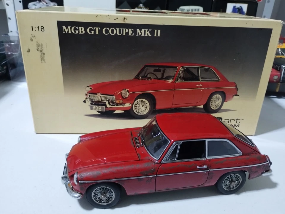 Autoart Millennium 1/18 MGB GT cupé modelo envejecido restaurado coche custon Foto 1 de 4