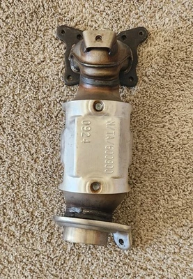 Genuine Walker Ultra EPA Direct Fit Catalytic Converter 16729 - Image 1 of 4