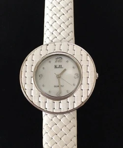 Reloj Kenneth Jay Lane De Colección con Correa de Cuero Trenzado Blanco - Imagen 1 de 12