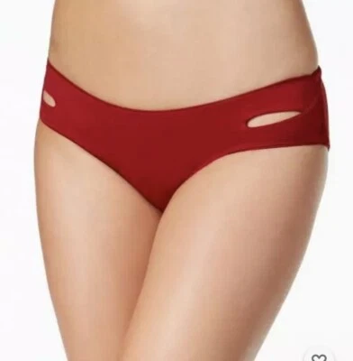 Parte inferior de bikini hipster lateral con lengüeta roja color rojo Becca by Rebecca Virtue para mujer Foto 1 de 2