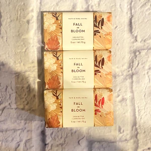 3 New BATH and BODY WORKS Fall In Bloom Shea Butter Cleansing Bar Soap 5oz - Picture 1 of 2