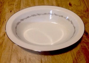 PLATO PARA SERVIR NORITAKE CHINA JAPÓN PATRÓN CRESTMONT DESCONTINUADO - Imagen 1 de 4