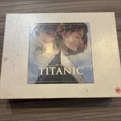 TITANIC VHS TAPE SPECIAL BOX SET WITH FILM STRIP AND COLLECTORS CARDS. - Image 1 of 4
