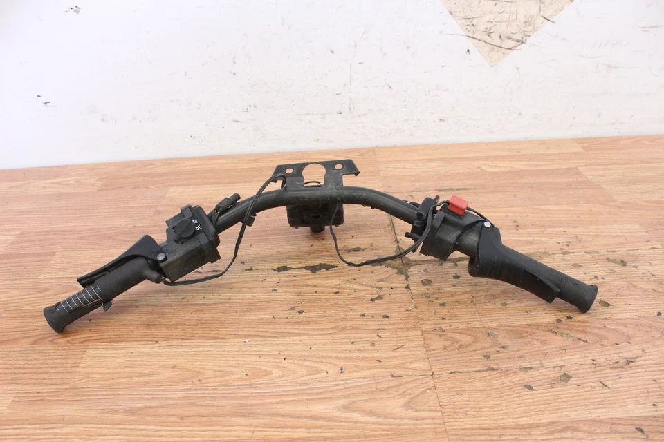 Manillar Polaris Indy Lite 340 1991 con controles - freno y acelerador Foto 1 de 4