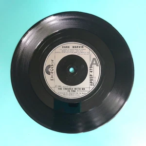 HANK MARVIN - POSP 479 - THE TROUBLE WITH ME IS YOU / CAPTIAN ZLOGG 1982 (1576) - Picture 1 of 3