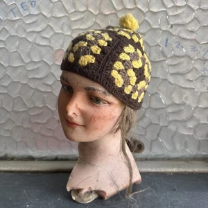 Vintage 1960s Brown & Yellow Granny Square Crochet Beanie Hat Pom Pom Winter - Picture 1 of 7