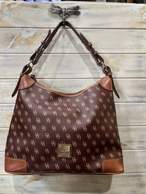Bolso de mano Dooney & Bourke Gretta Hobo Burdeos Foto 1 de 4