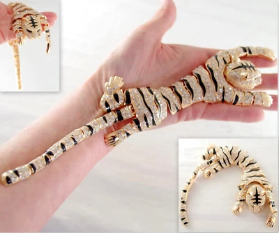 HUGE 10.5" NEW VTG INSPIRED RHINESTONE/ ENAMEL JOINTED TIGER CAT SHOULDER BROOCH - Image 1 of 4