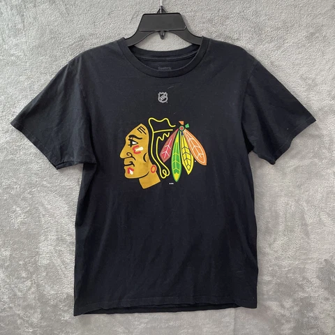 Chicago Toews #22 NHL Hockey T-Shirt Reebok Mens Medium Black Short Sleeve Crew Cover