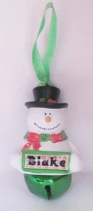 25327 BLAKE NAME FROSTY SNOWMAN COLOUR BELL CHRISTMAS TREE DECORATION GIFT - Foto 1 di 6