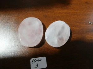 (2) UN PAR DE BONITAS PIEDRAS DE PREOCUPACIÓN DE CUARZO ROSA (NUEVAS) RQ-W-3 - Imagen 1 de 3