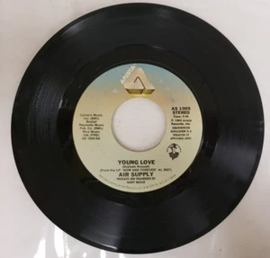 Schallplatte 45 1/min Vinyl Luftzufuhr Young Love/She Never Heard Me Call VINTAGE ©1982 - Bild 1 von 4